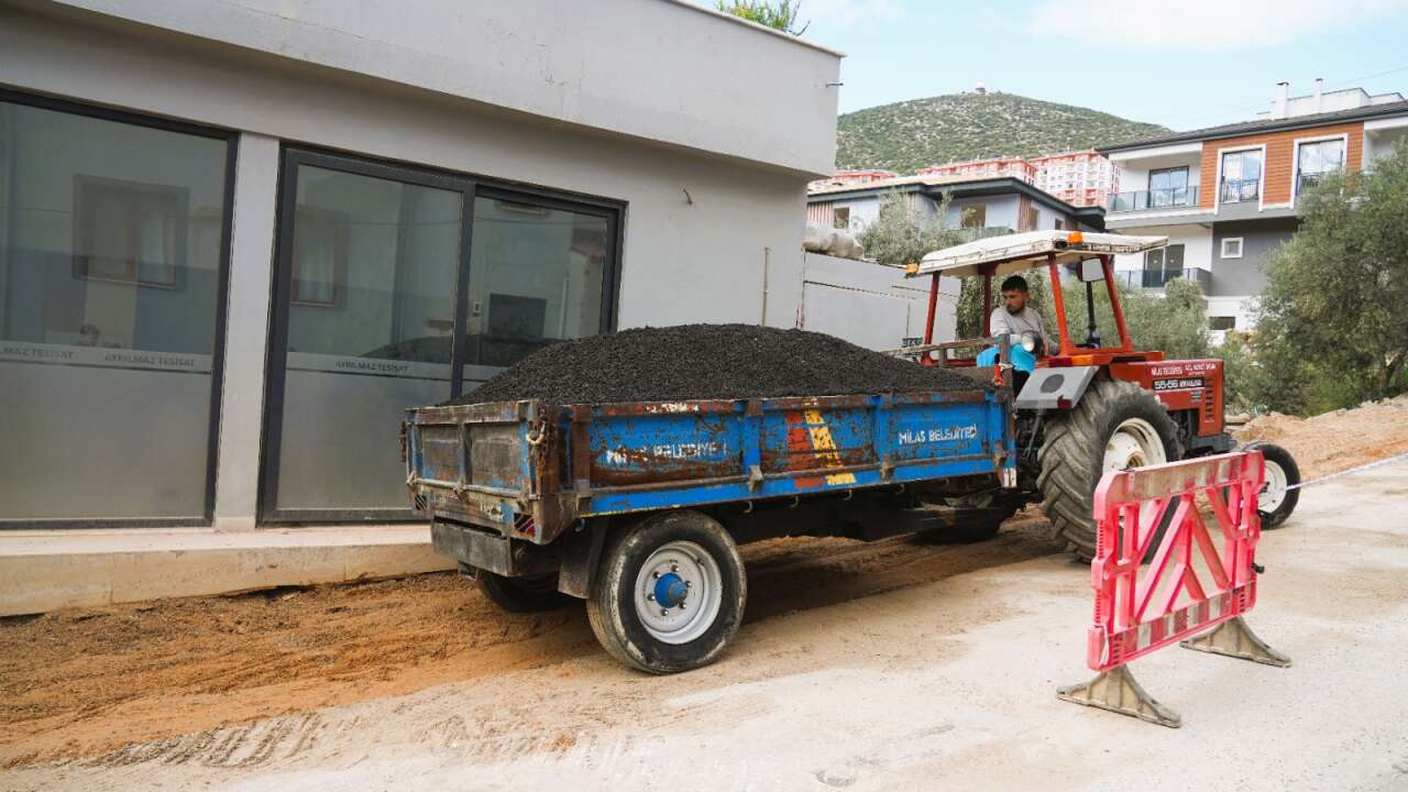Milas Belediyesi Ekipleri Tamirat Çalışmalarını Hızlandırdı 6